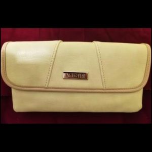Miche Pistachio Soft Wallet NWOT